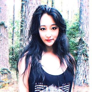 Meet your Posher, Emmee